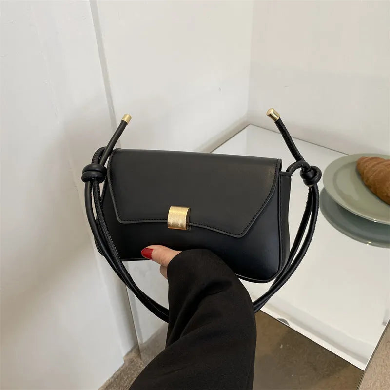 Women's PU shoulder bag in street-trend style with sandwich pocket, available in 5 colours