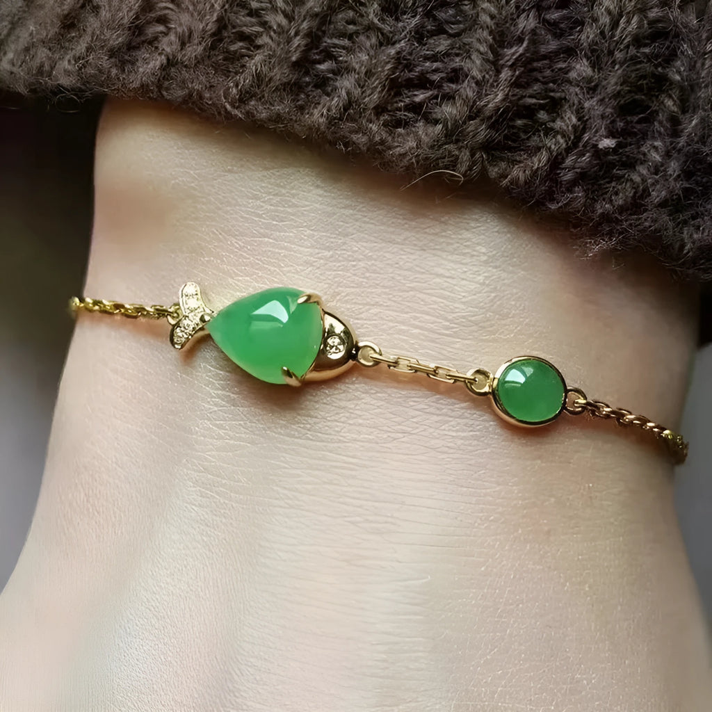 Retro-style yellow gold coloured bracelet made from copper and plastic with a minimalist design.