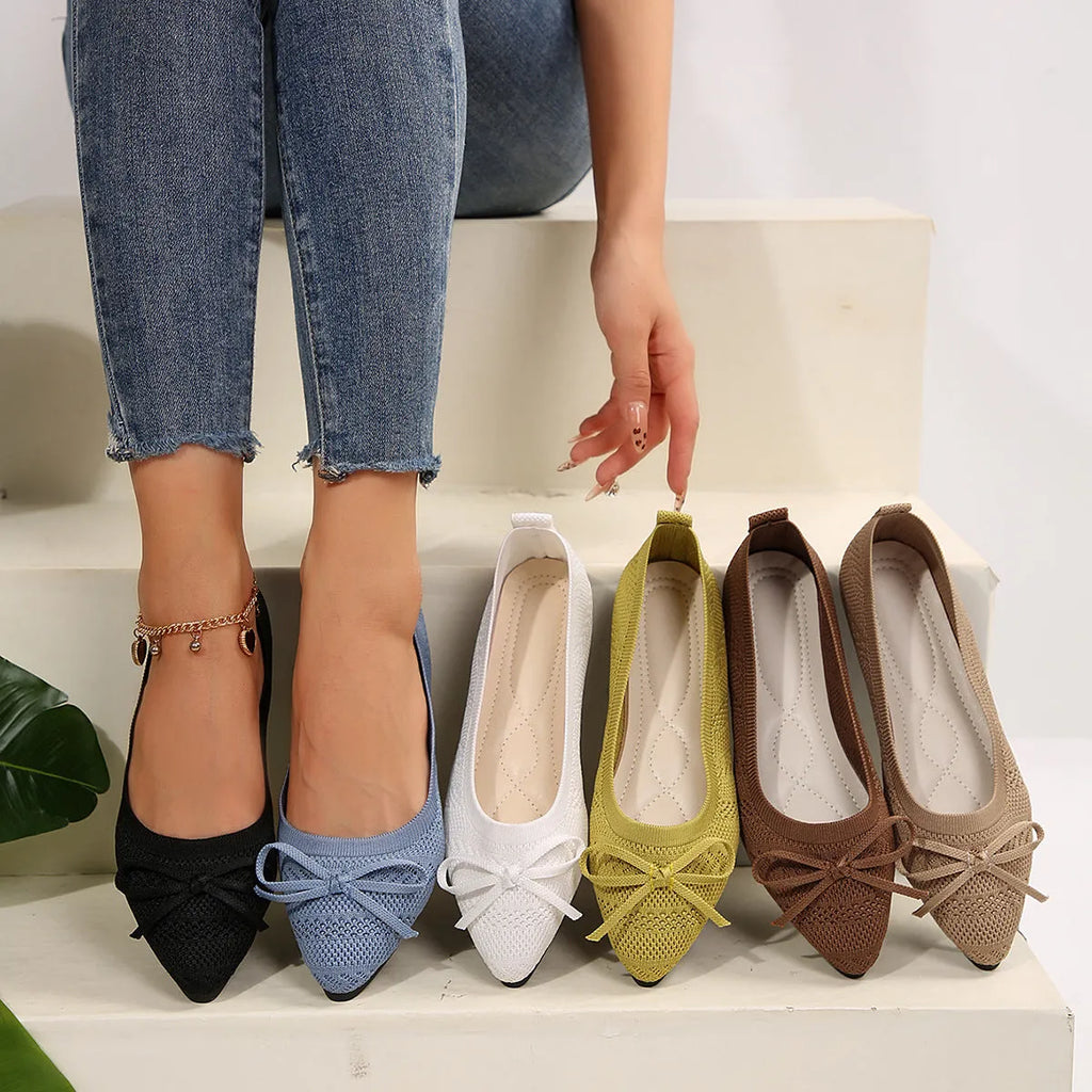 Women's pointed-toe knitted loafers with bow detail in matcha green colour