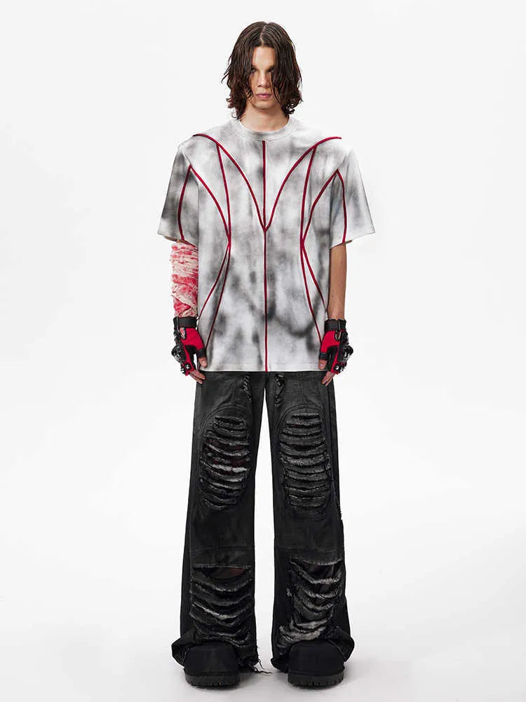 Padded shoulder short sleeve T-shirt with three-dimensional line patchwork detail at shoulders