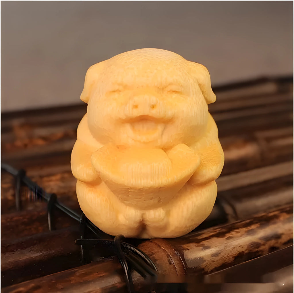 Fulu pig bamboo carving ornament measuring 4cm high with traditional Chinese motif