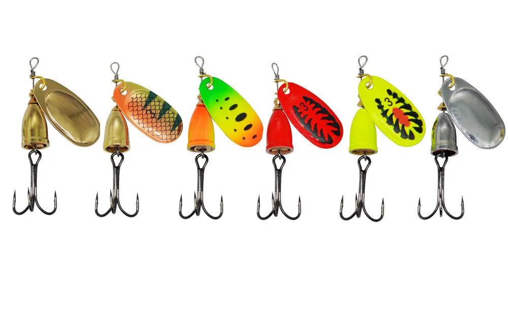 R composite metal fishing lure with a rotating sequin and copper bell in various metallic colours.