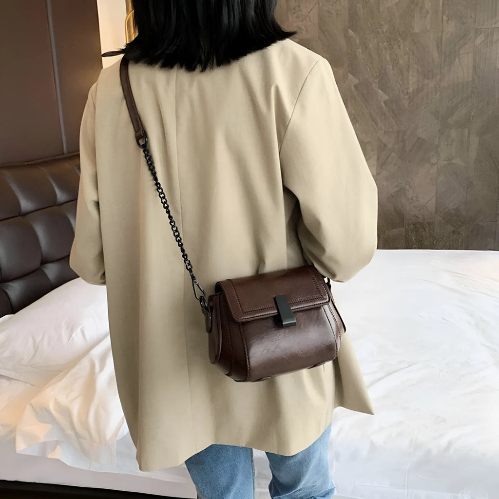 Korean-style PU shoulder crossbody bag in beige with clamshell opening and horizontal square shape