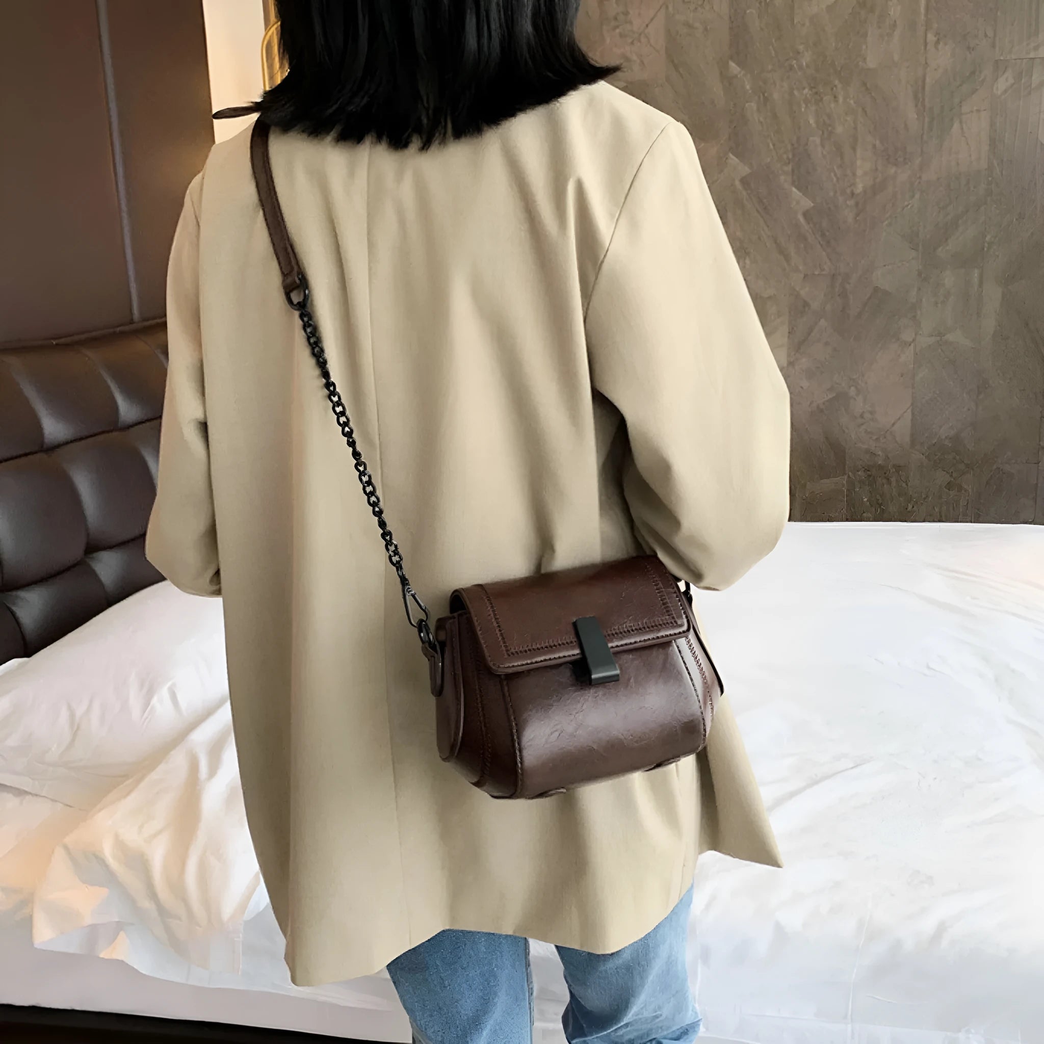 Korean-style PU shoulder crossbody bag in beige with clamshell opening and horizontal square shape