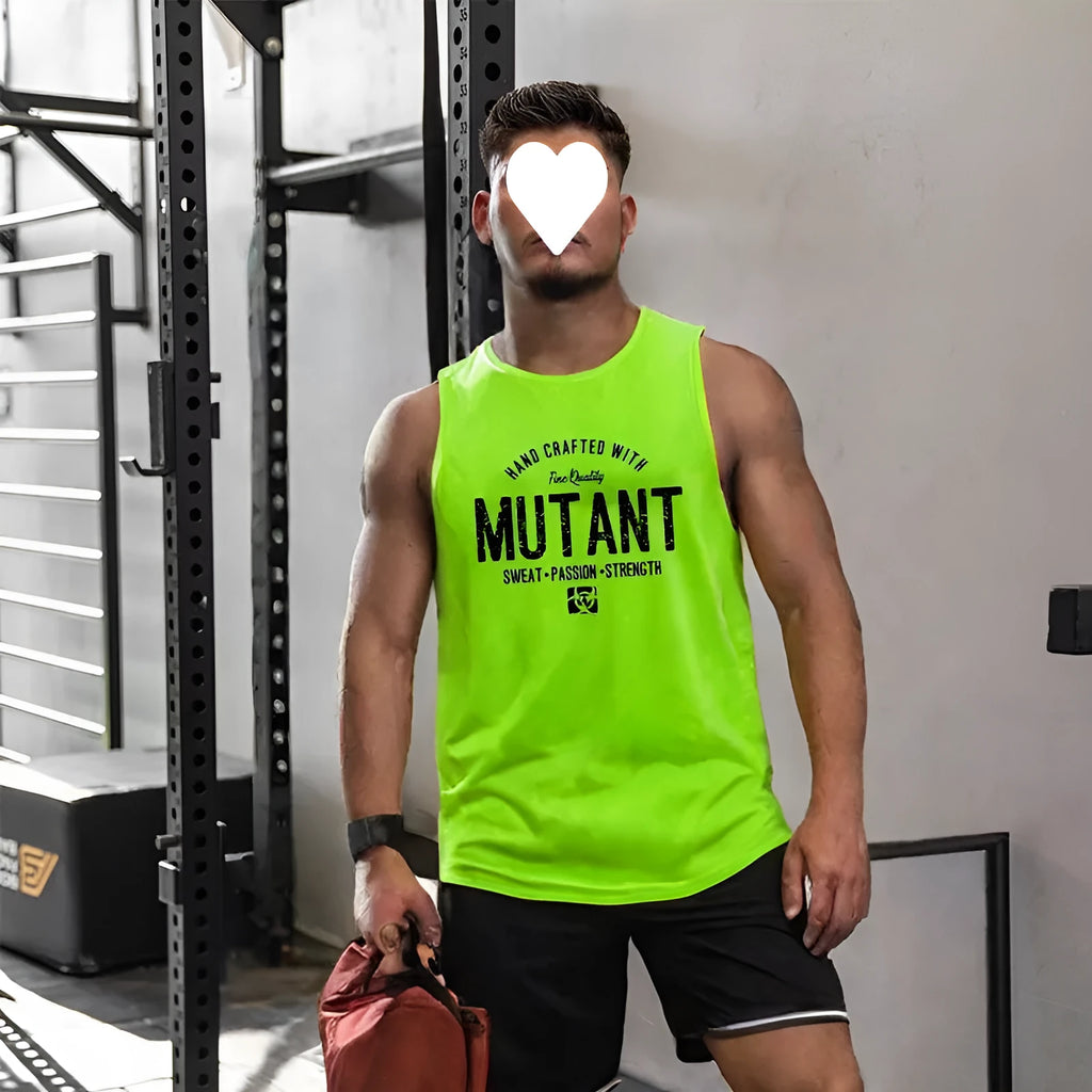 Men's loose-fitting sleeveless training waistcoat in polyester fabric for gym workouts