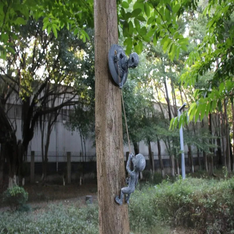 Grey carved resin alien tree sculpture for outdoor garden decoration