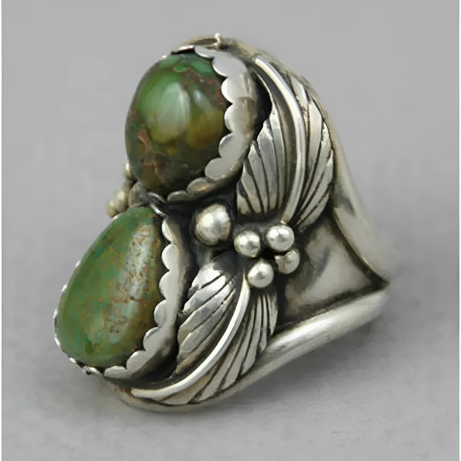 Geometric turquoise alloy ring with a retro inlay design for women