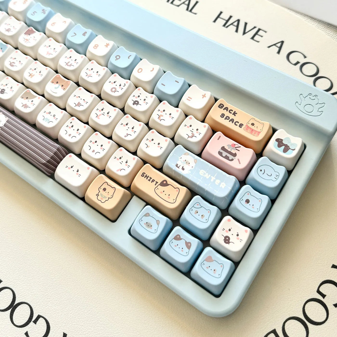 Sea Salt Cat design PBT keycaps set with March layout configuration and 7u supplemental keycaps