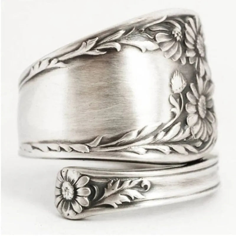 Copper flower shaped ring with adjustable opening in daisy colour vintage style