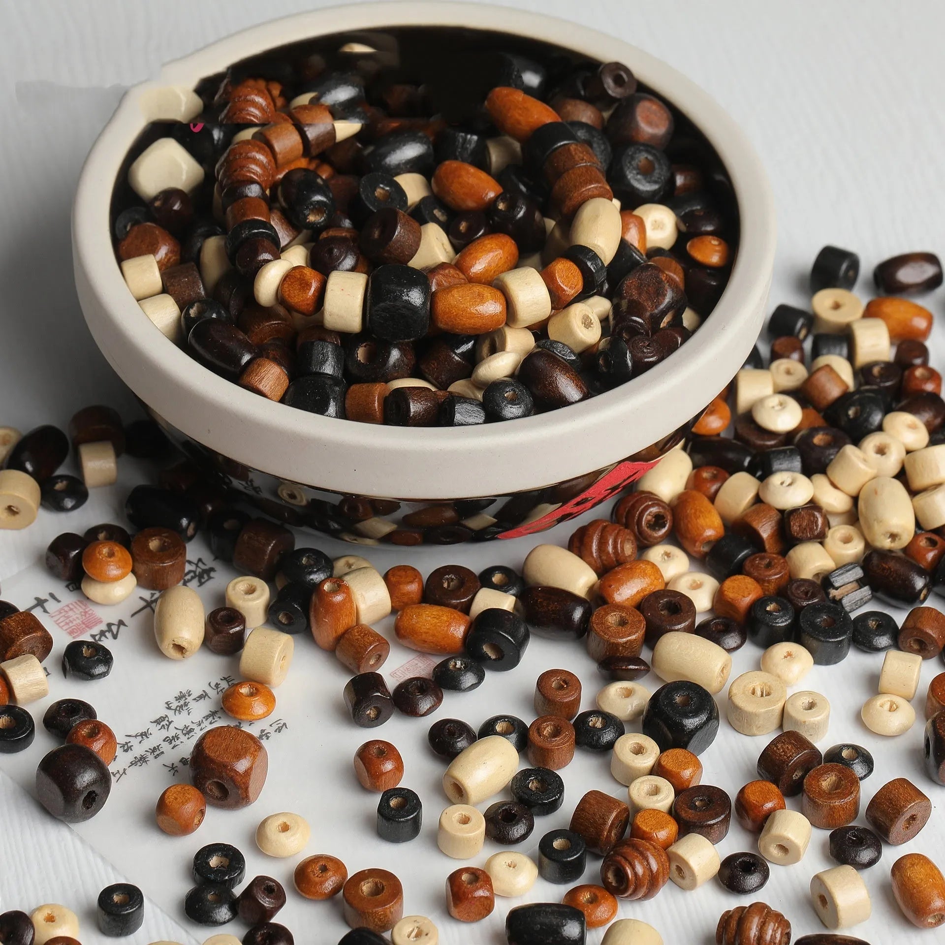 Mixed colour 673 solid wood scattered beads for DIY vintage jewellery making