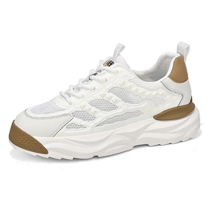 Men's solid colour breathable mesh shoes in white or black with round toe