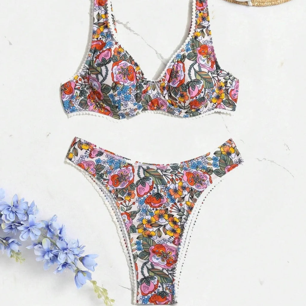Women's floral print bikini with steel bracket push-up and tied design