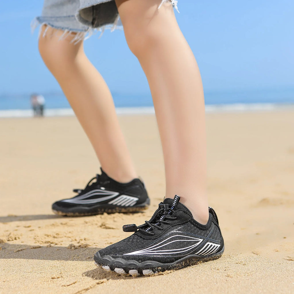 Children's quick-drying wading swimming shoes with non-slip rubber soles and elastic band closure