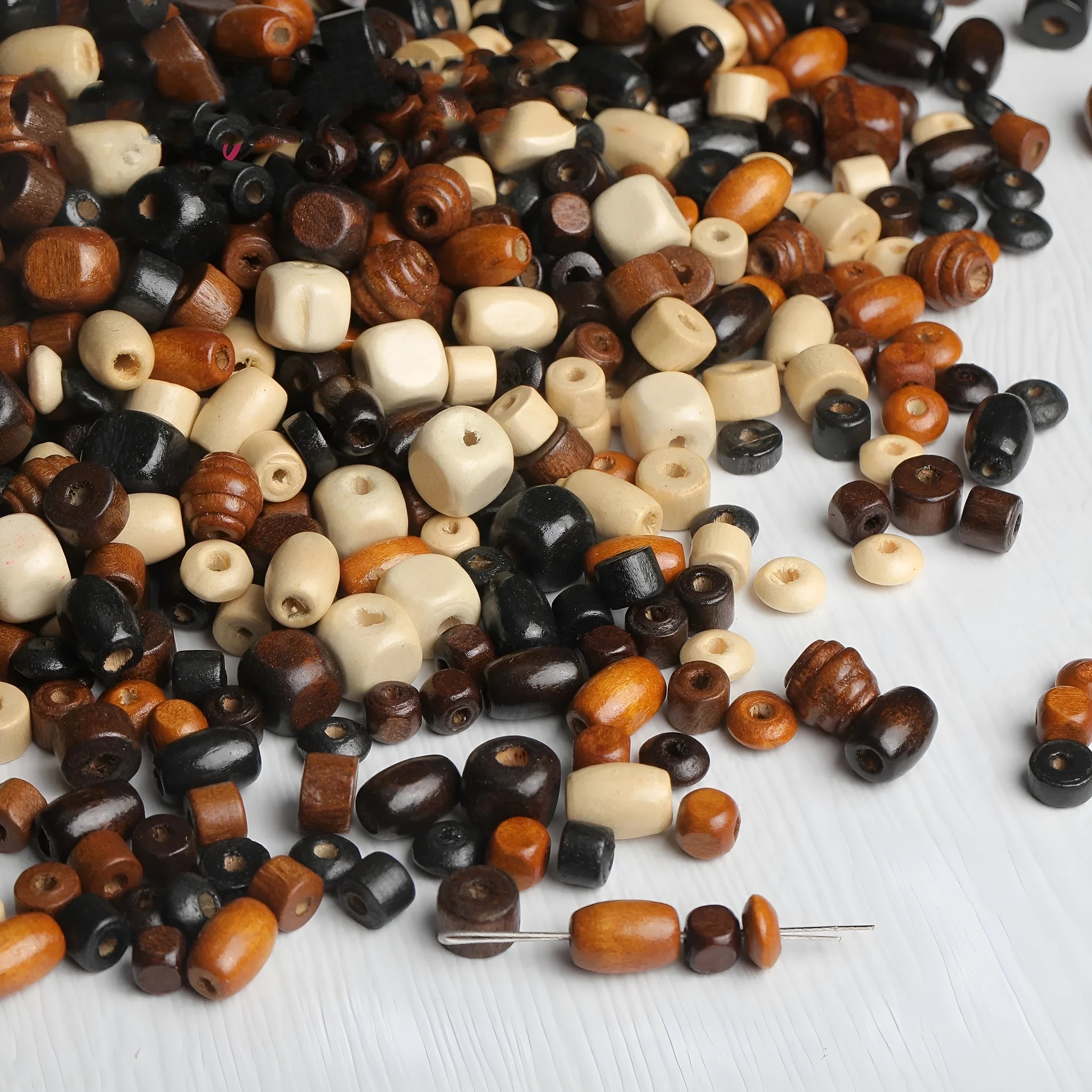 Mixed colour 673 solid wood scattered beads for DIY vintage jewellery making